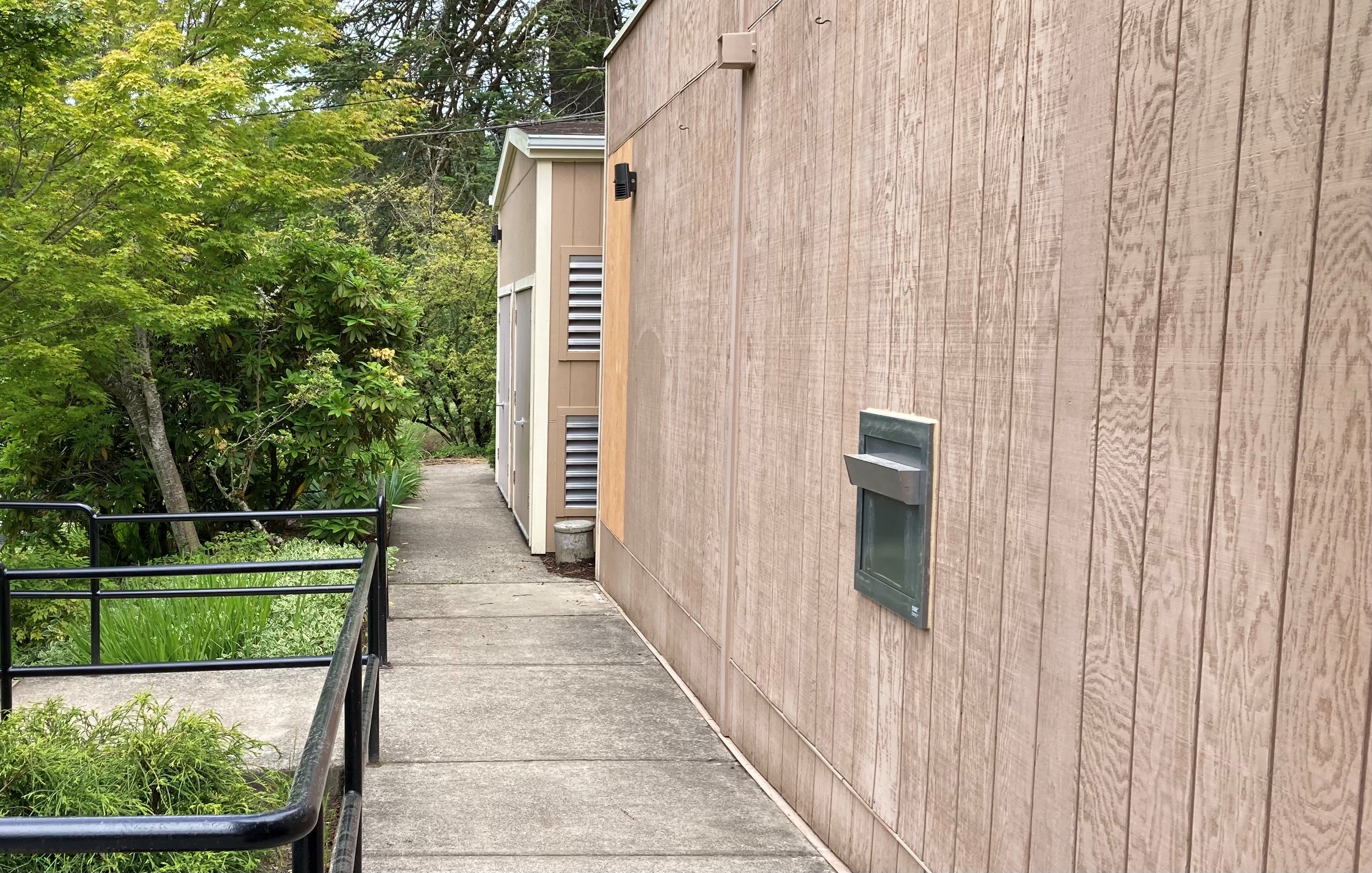 Image of outdoor returns slot