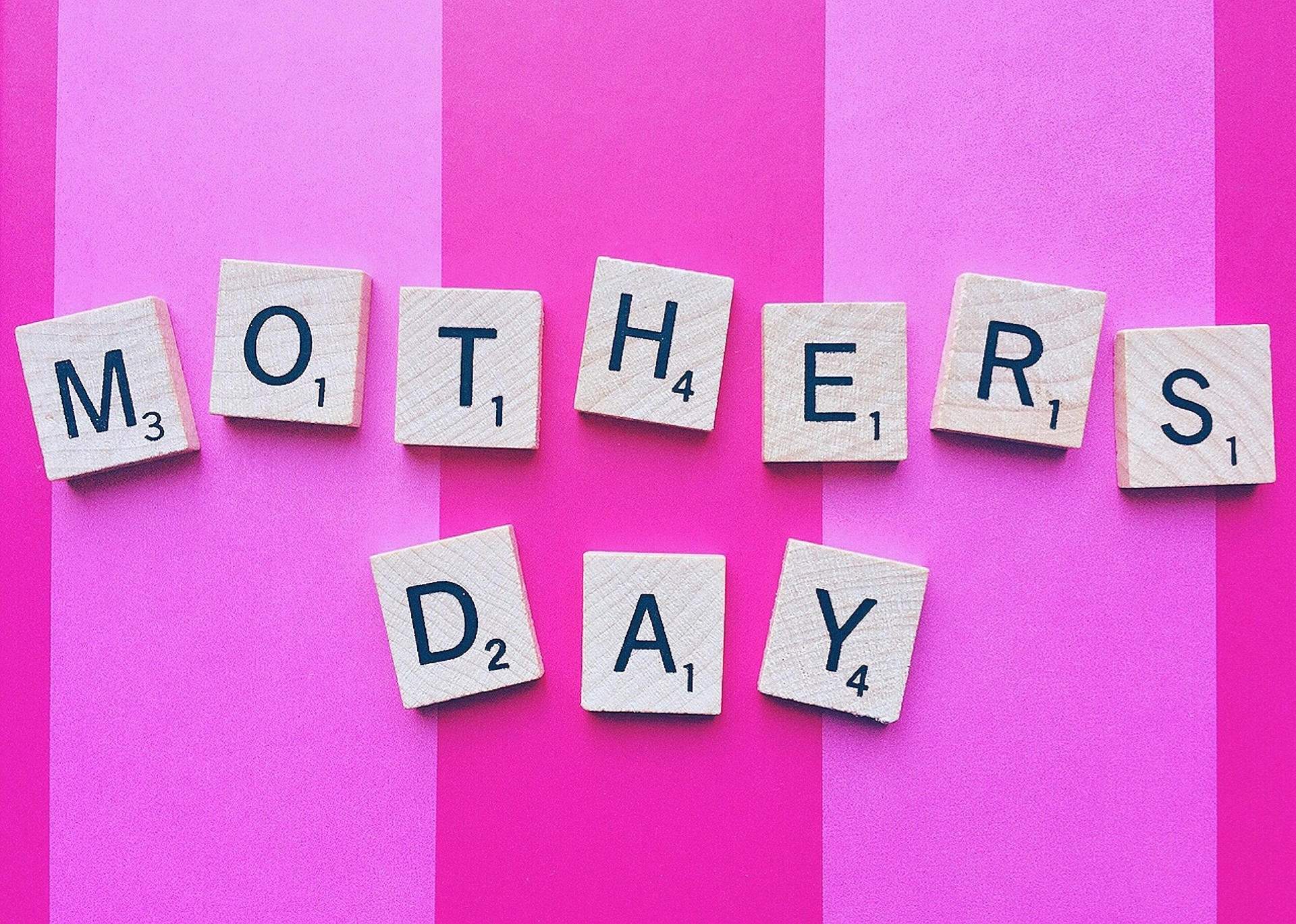 Mothers mother's day happy mom flower logo words icons text scrabble background