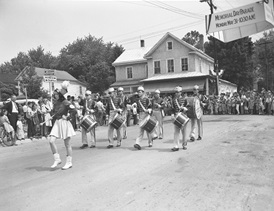 1948 Marching band with majorette