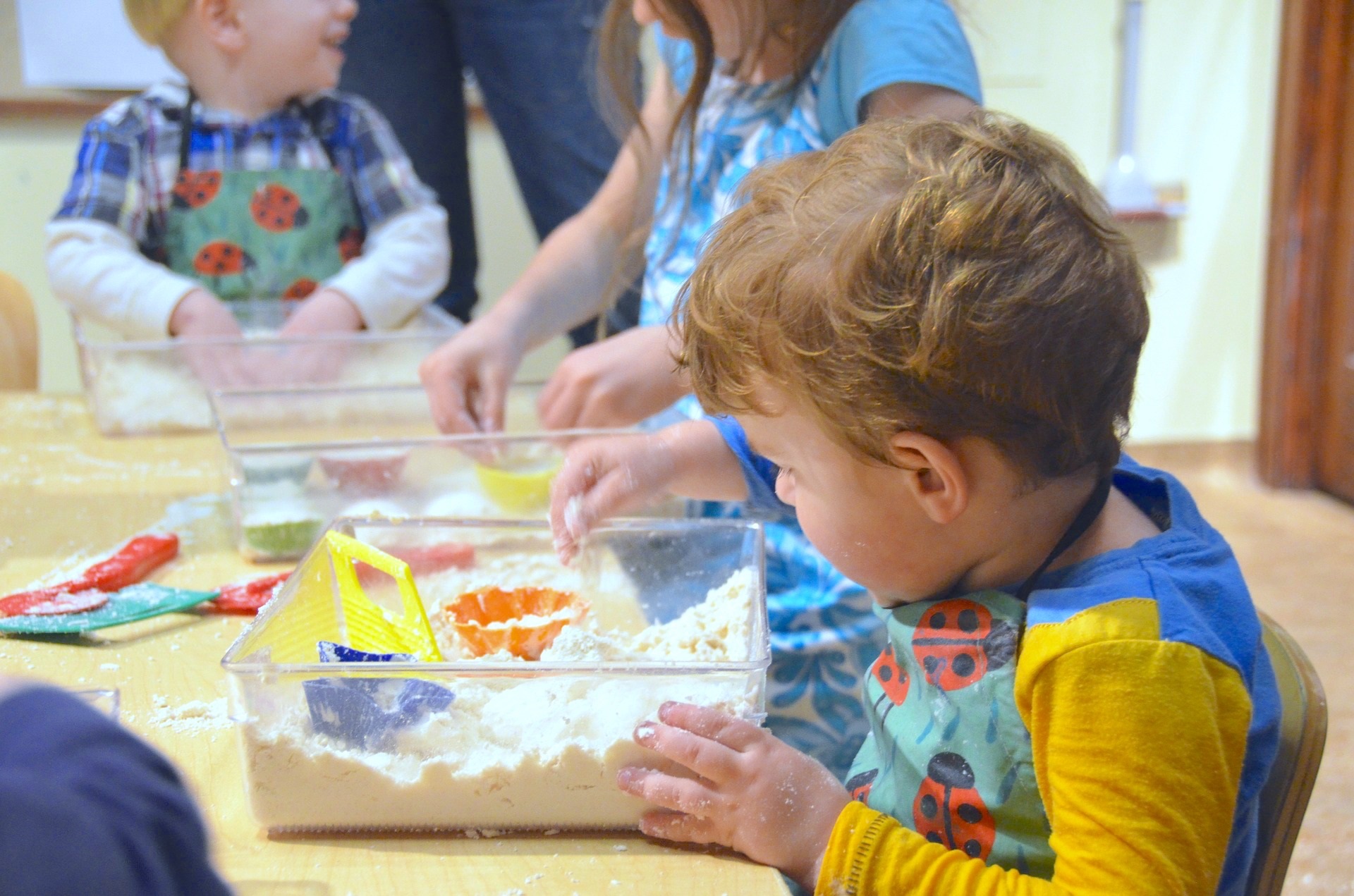 Kids Toddler Arts and Crafts Classes Sensory Playing at Preschool