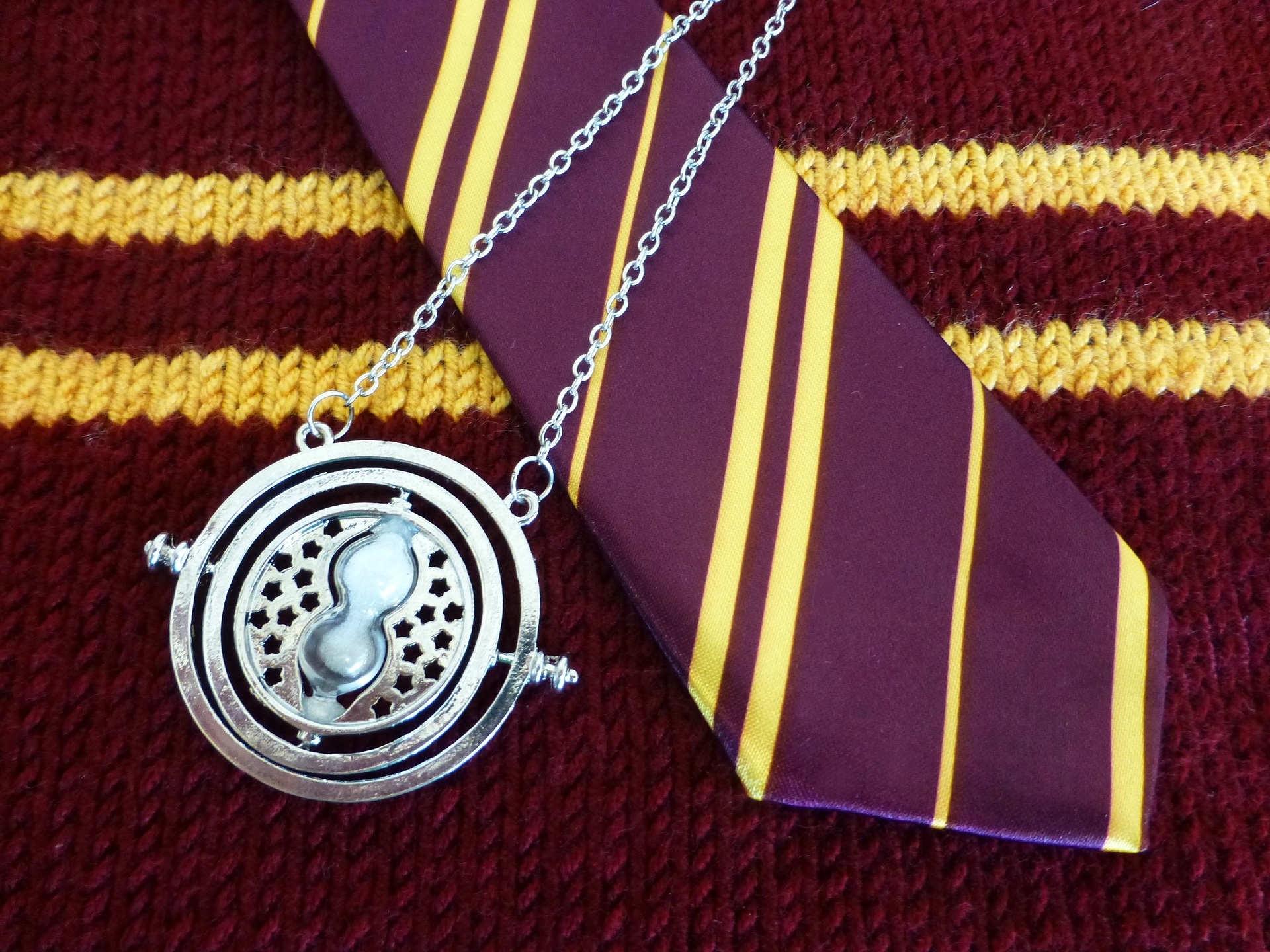 Harry potter tie stripes yellow uniform movie