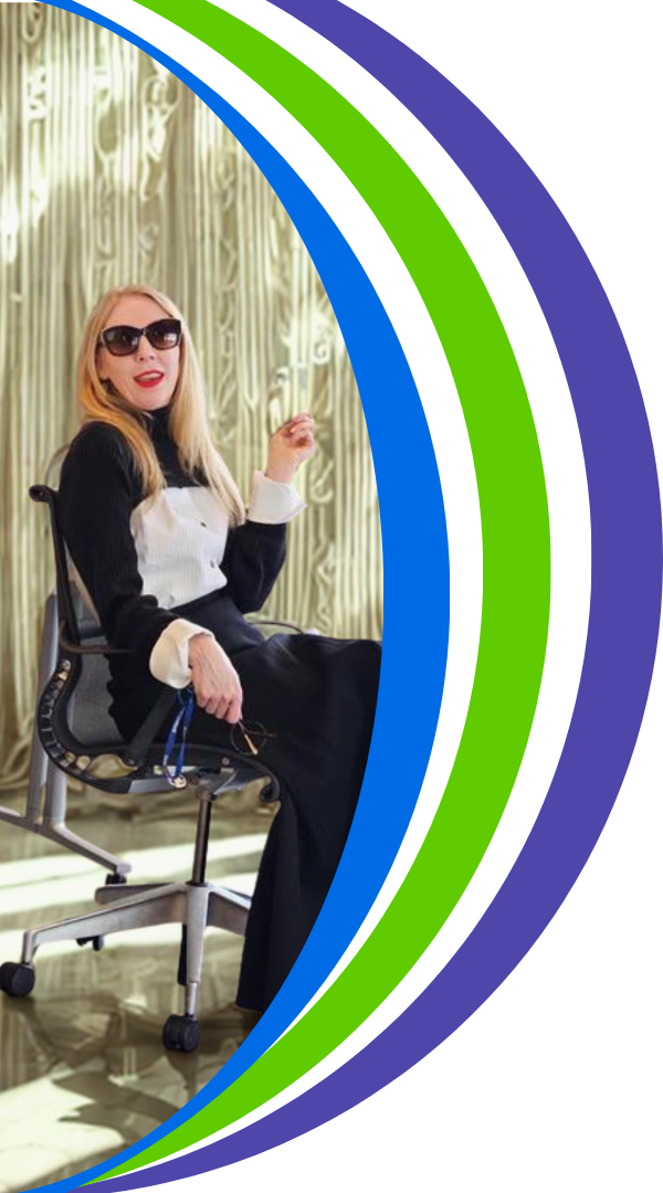 Photo of Andréa posing as a high-fashion diva. 