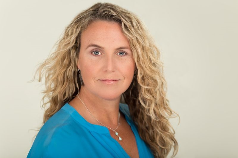 Portrait of author Iris Jamahl Dunkle