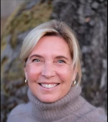 Portrait of author Frances Rivetti